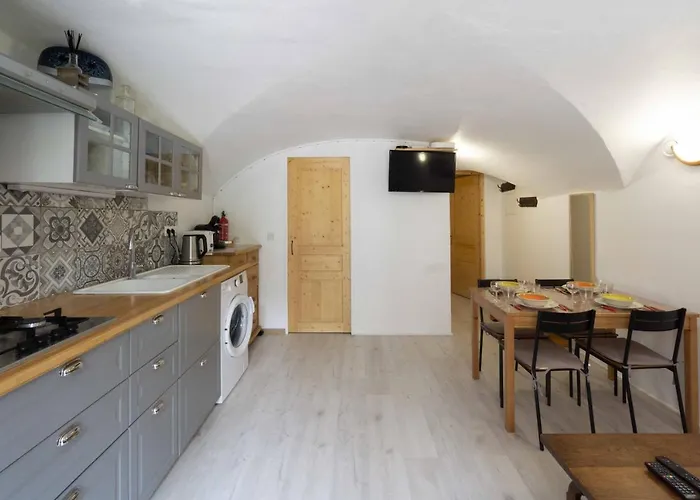 아파트 3 Etoiles *